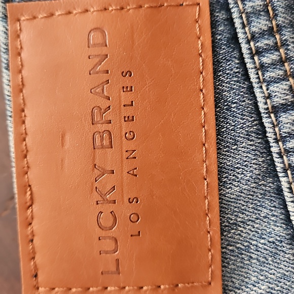 Lucky Brand Blue Jean Shorts with Frayed Hem Size 10 New - Picture 5 of 5